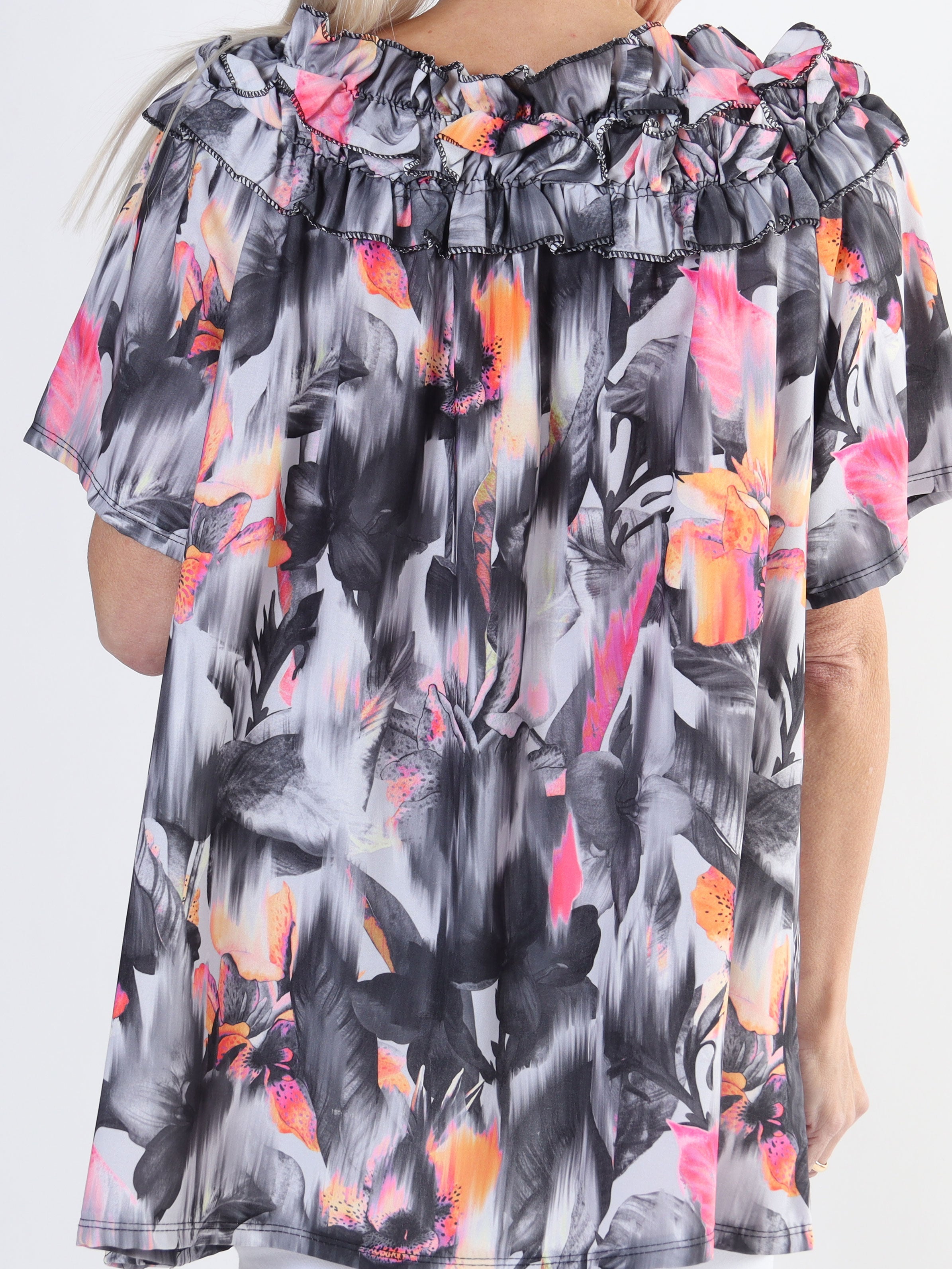 Chili Sleeveless Hawaii - Blommig tunika med volanger i plus size